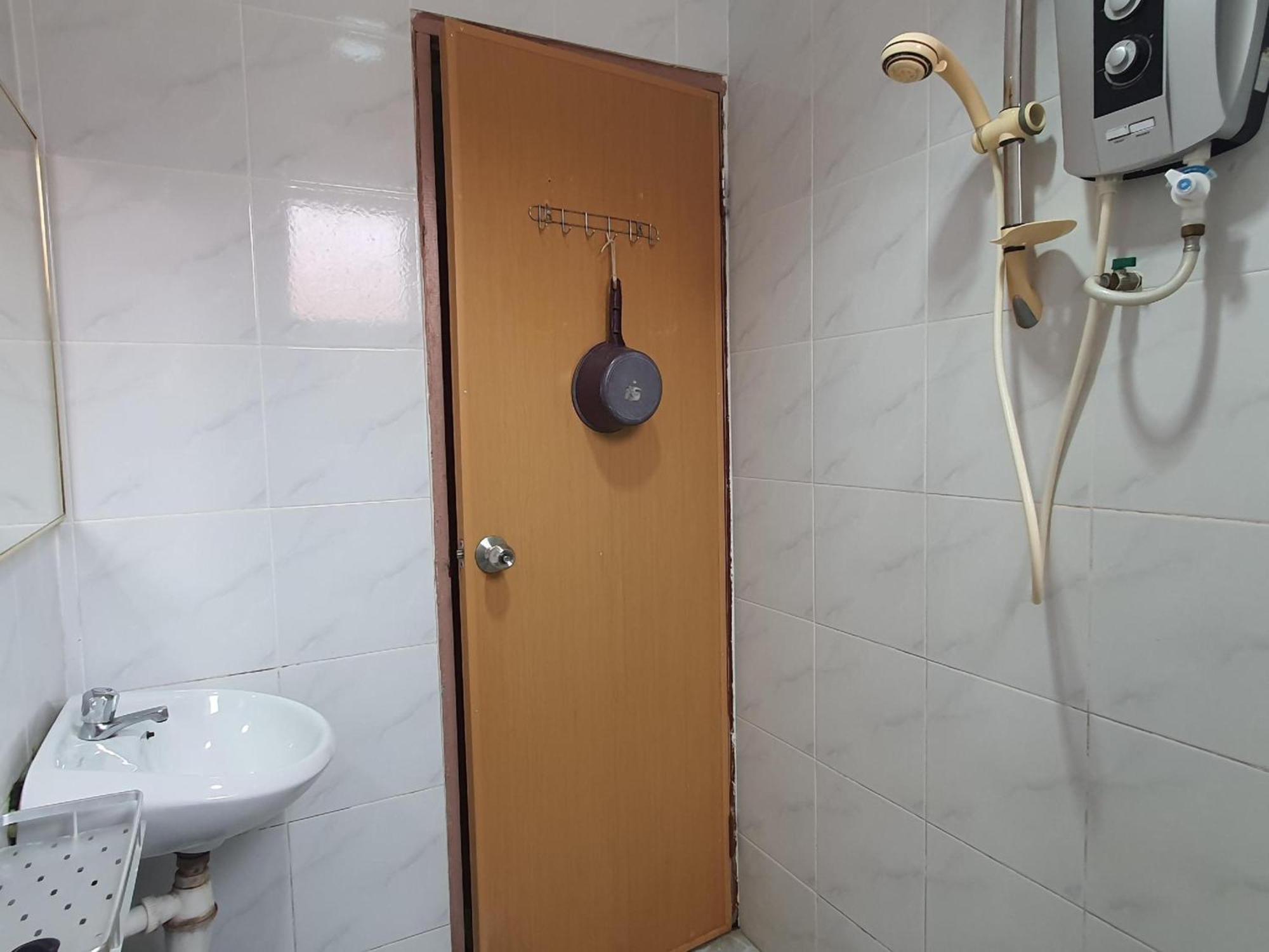 Oyo 90964 Melody 88 Inn Miri Extérieur photo
