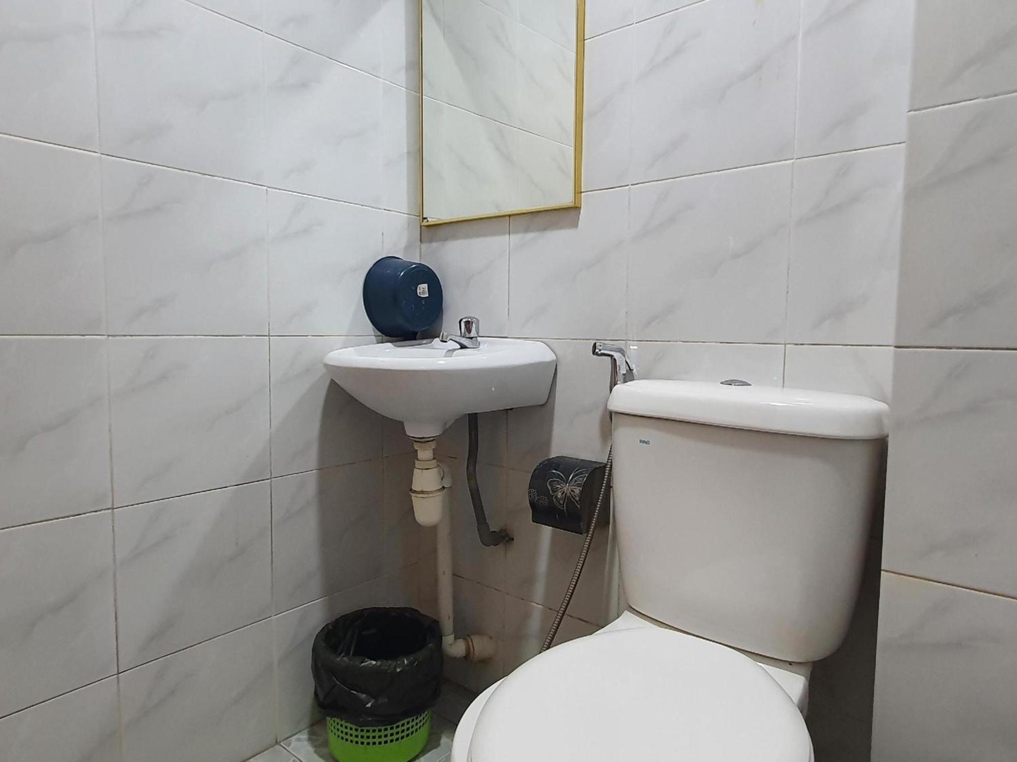 Oyo 90964 Melody 88 Inn Miri Extérieur photo
