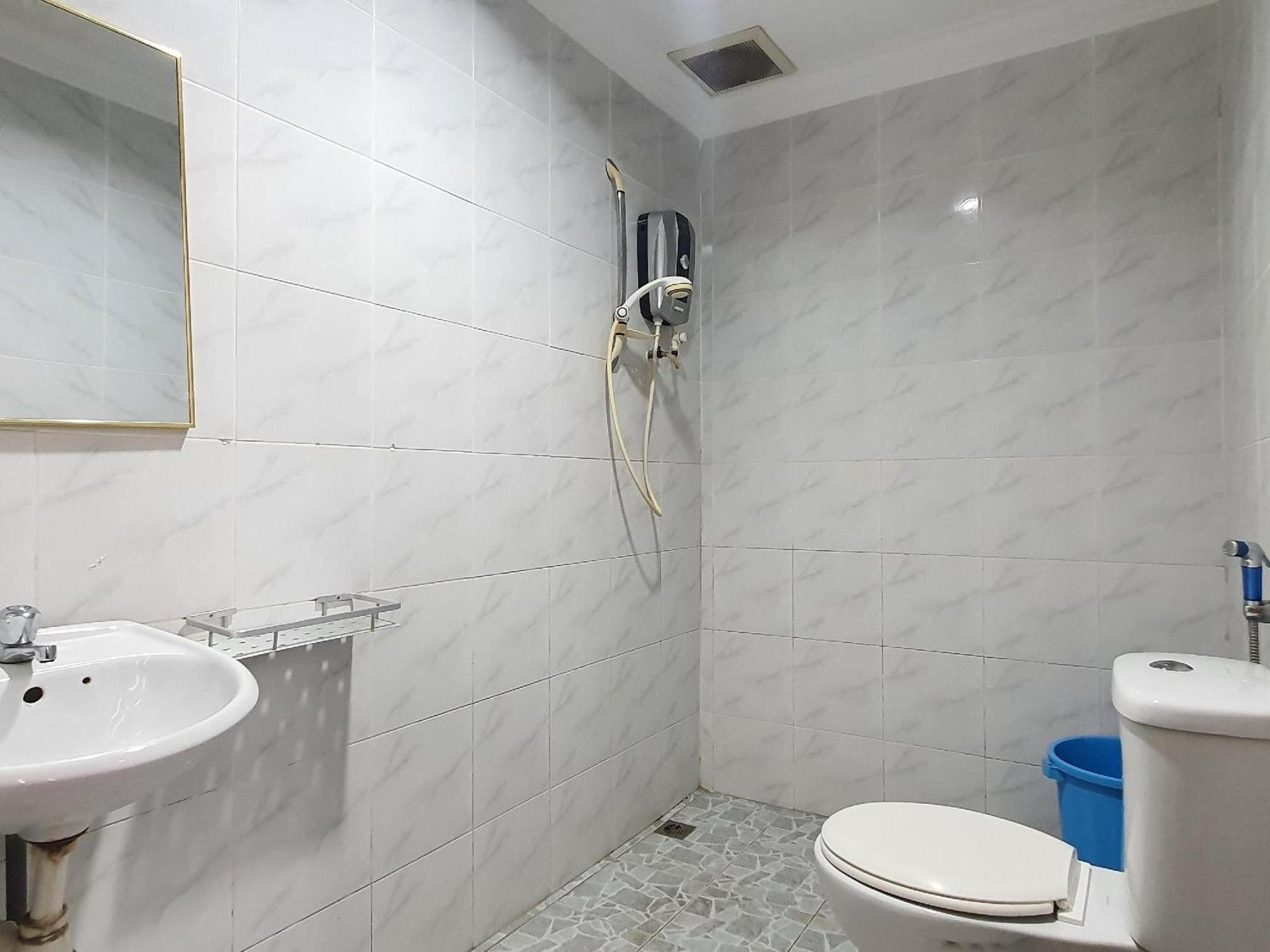 Oyo 90964 Melody 88 Inn Miri Extérieur photo