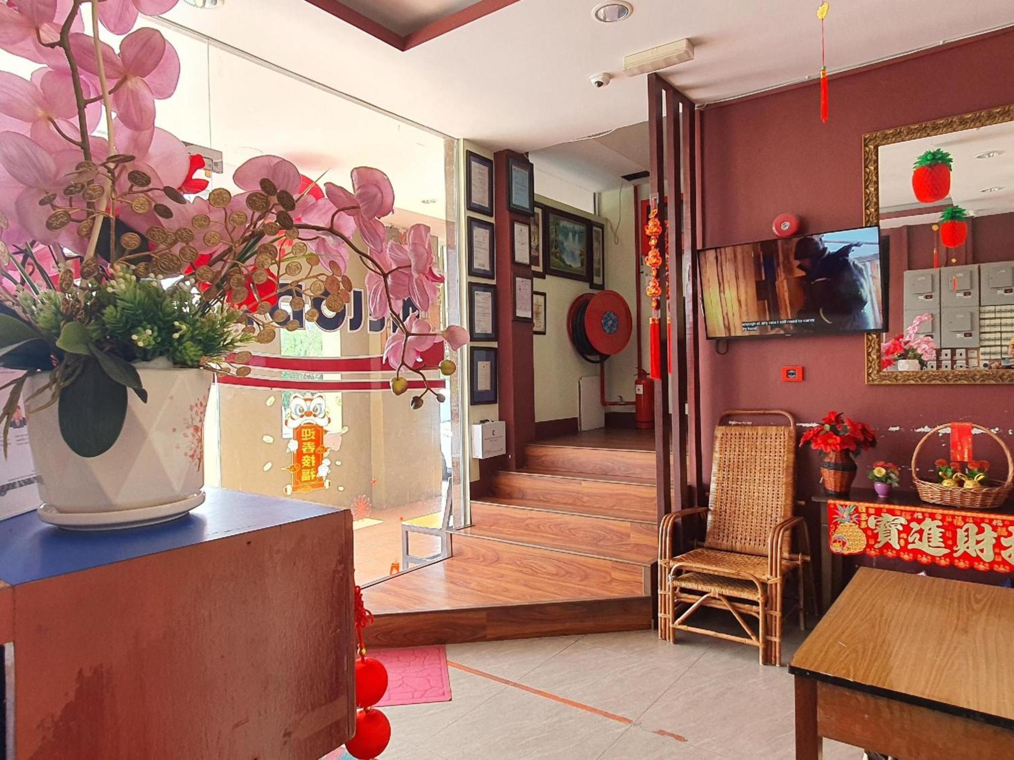 Oyo 90964 Melody 88 Inn Miri Extérieur photo