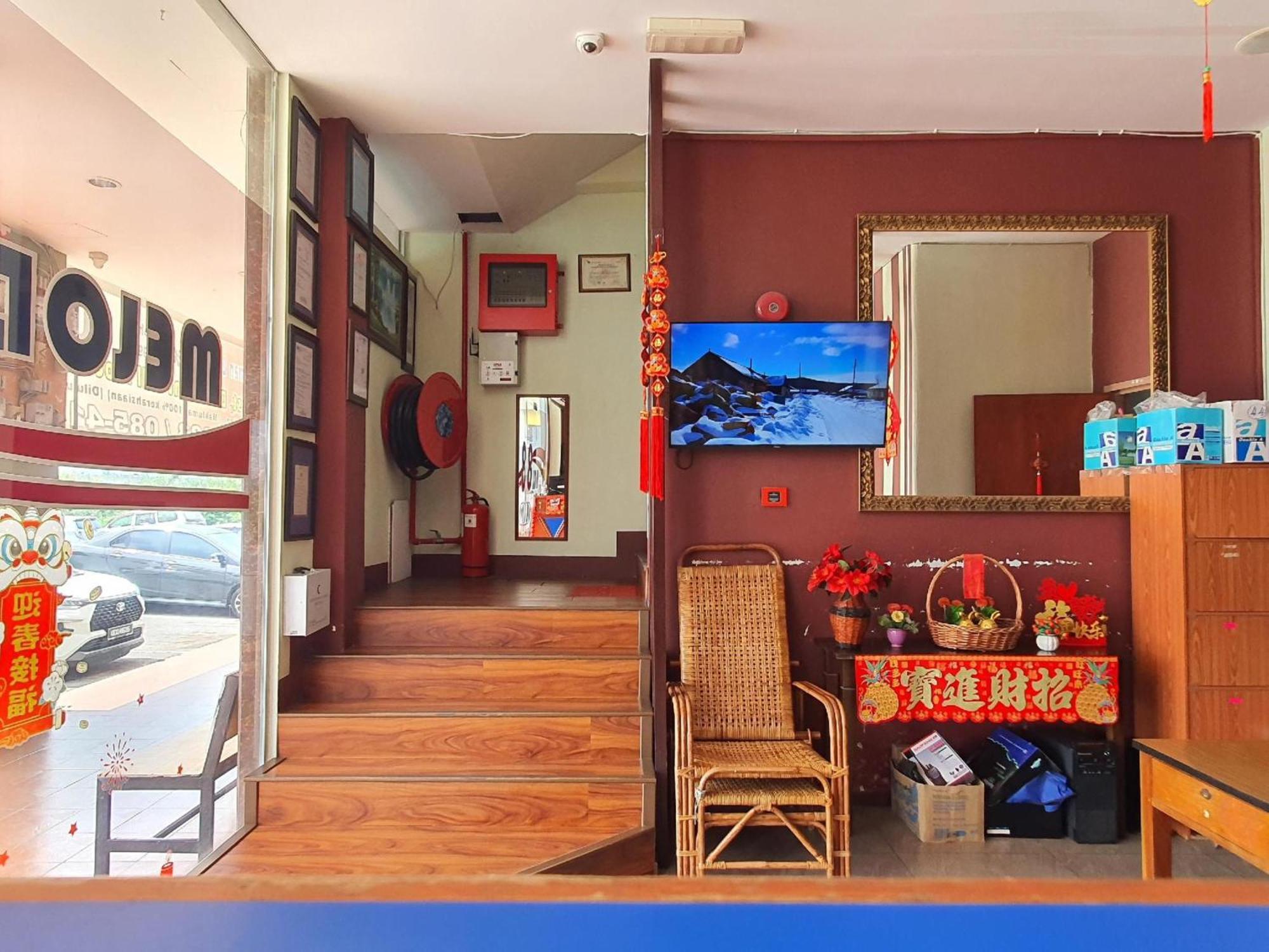 Oyo 90964 Melody 88 Inn Miri Extérieur photo